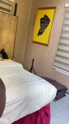Gym Bro Takes Baddie to a Hotel Room to Fuck Her Raw and Deep