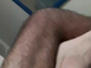 Veo el culo de mi mujer en el espejo, toda una puta en la cama