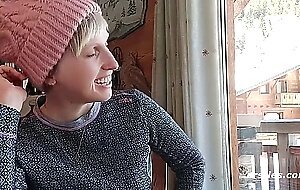 Ersties - Veronica B. squirts in the snow