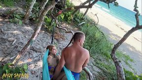 PUBLIC FINGERING at the beach