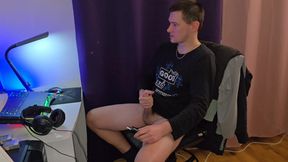 Horny Morning Masturbation for a Better Start of the Day