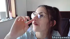 SHANAXNOW NOSE FETISH EATING BOOGERS PRESS NOSTRILS MOANING