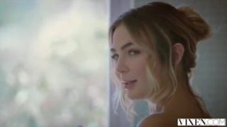Små bryster blonde amerikanske Blair Williams og Kendra Sunderland bliver hardcore røvfucking