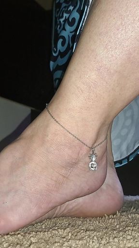 A voyeur Under Milf&#039;s Desk, watching her bare feet.   Clip 1