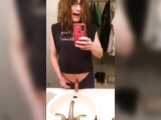 Large Shlong Transgender Pissing