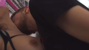 aris dark follando en videoclip musical inedito