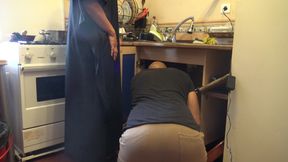 Egyptian Wife Fucking with Plumber in London Apartment