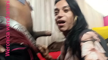 Boneca trans fazendo sacanagem com seu amigo