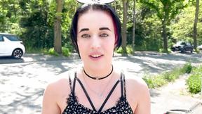 ”Leila, 18, librarian in Toulouse!”