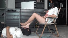 Mature queen humiliates slaves, licks deep throat, and humiliates beautiful feet!