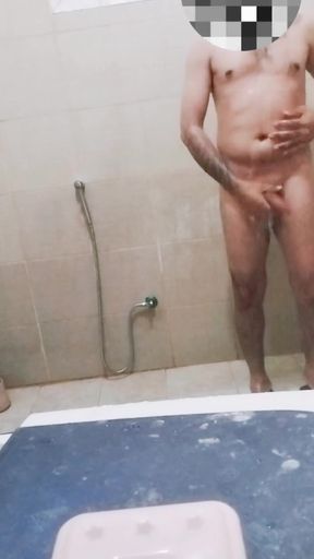 Teen Boy Take Sexy Shower