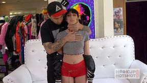 brunette supermodel daphne dare hooks up with bryan gozzling!