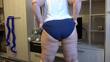 Chubby Milf PAWG Slays on Christmas Eve