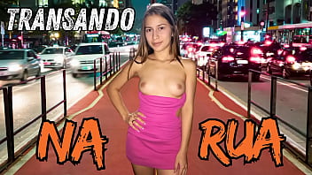 TRANSANDO NA RUA COM A MINHA ESPOSA NOVINHA - Exibicionismo EP. 02 (COMPLETO NO RED)