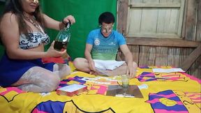 TODO ESTO SE NOS ESTA SALIENDO DE CONTROL!! HERMANASTRA ESTE JUEGO DE LOS RETOS ME TIENE CALIENTE Y QUIERO FOLLARTE EN ESTE MOMENTO. HERMANASTRO FOLLANDO HERMANASTRA DE MANERA DIVERTIDA