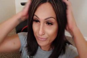 mature Trans Displaying The mangos In webcamera