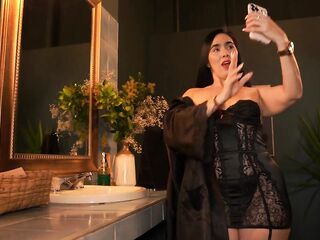 Oh nO! don t look! Stepmom sends in nature's garb images to her stepson out of realizing it