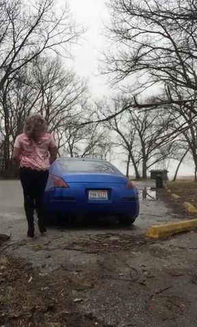 Outdoor Handjob by a Crossdressing Amateur 2