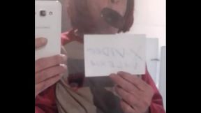 Valeria Verificando de perfil