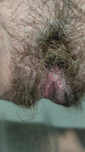 Hairy bush pee
