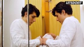 Cheating MILF Minni Joy Fucks Big Dick Guest While Her Husband Is Downstairs LATINA