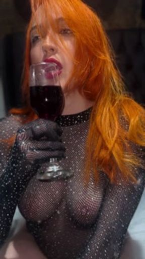 Manu Rosse seduces you until you can't do it anymore...