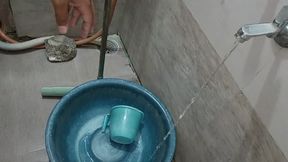 Duty se sidha Aakar nanga hokar nahane lag Gaya