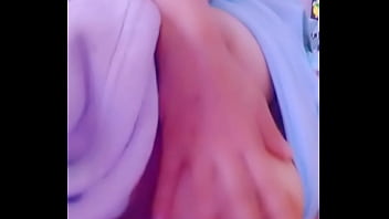 Mira mis grandes tetas naturales
