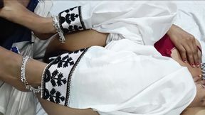 Desi Bhabhi Land Ki Bukhi Hai