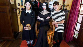 Addams Family Groupsex - Audrey Noir, Kate Bloom