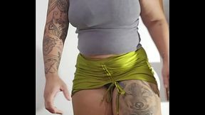 Minha buceta est&aacute_ t&atilde_o inchada que o biqu&iacute_ni ficou pequeno