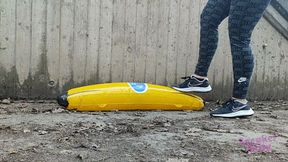 Sneaker-Girl Darleen - Inflatable Banana Crush with Shoes