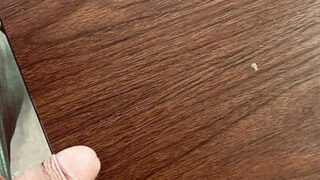 巨根ゲイの少年たちが蒸し暑いASMRアナルセックスで爆発的な射精で終わる