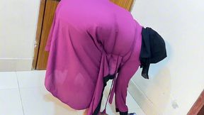 arab big boobs curvy moroccan hot stepmom clean my room, then i see her big ass & start masturbation