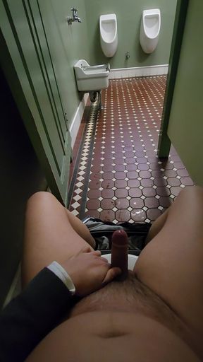 Risky open stall wank