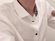 【BL】トイレ中に手コキして欲しいと言われ抜いてあげるイケメン社会人