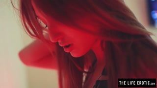 Pretty redhead wipping her own ass until she cums