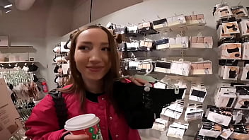 RISKY fuck in the dressing room CUMSHOT in mouth