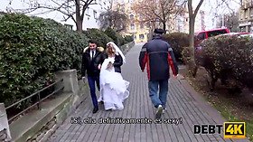 Hottie en vestido de novia blanco satisface a un extraño por $ 5000