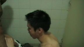 twink asiat fuck by 2 guy in toilett public