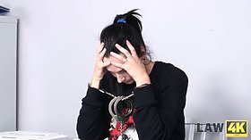 Law4k. spannende sexgeschichte über heißen autodiebstahler und zwei glückliche gefängniswärter