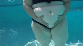 SSBBW Play with Belly in Pool