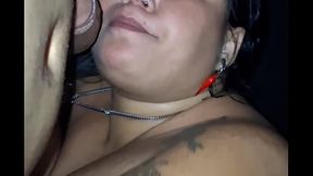 Puta deu a buceta pra v&aacute_rios no meio de todos na festa