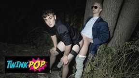 TWINKPOP - Tom Bacan Lights Up A Smoke And Porks Jakob De Lung In Rear End Fashion In The Woods