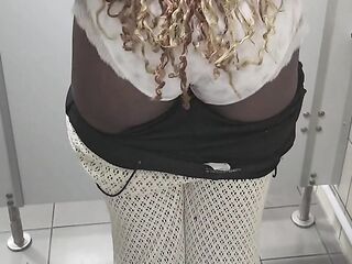 Underdress me / golden shower from pink cunt