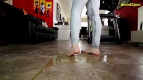 leda lotharia piss waterfall in sexy leggings