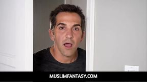 MuslimFantasy- Middle-eastern Muslim babe Vanessa Vox Loses Virginity With BF