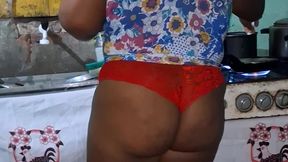 crente safada na cozinha