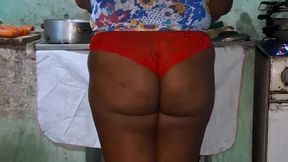 crente safada na cozinha