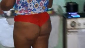 crente safada na cozinha